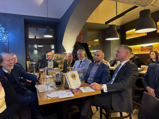 Členové klubu Zdislav Šíma, Jaroslav Novotný, PDG Vojtěch Trapl