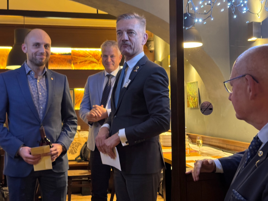 Prezident klubu Lukáš Pichrt a naši hosté z distriktu D111 (zleva Andreas Kund a Christian Flössner)