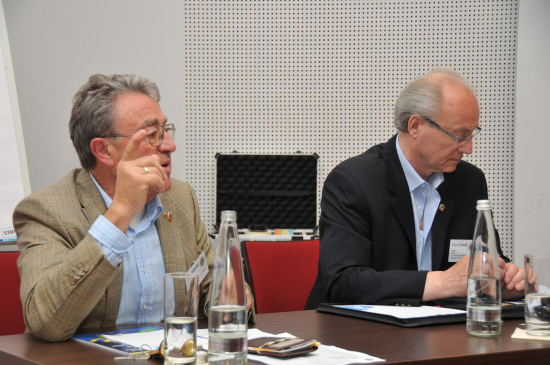 DG Reinhold Waldecker (D 111 BO) a 1.VDG Gerhard Distler (D 111 BN)